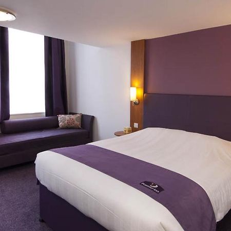Premier Inn Exeter Central St. Davids Екстериор снимка