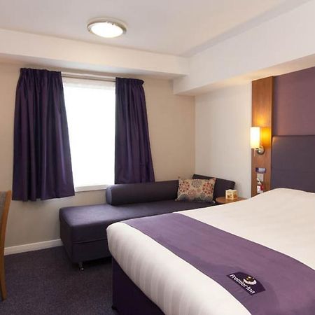 Premier Inn Exeter Central St. Davids Екстериор снимка