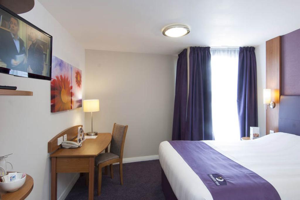 Premier Inn Exeter Central St. Davids Стая снимка