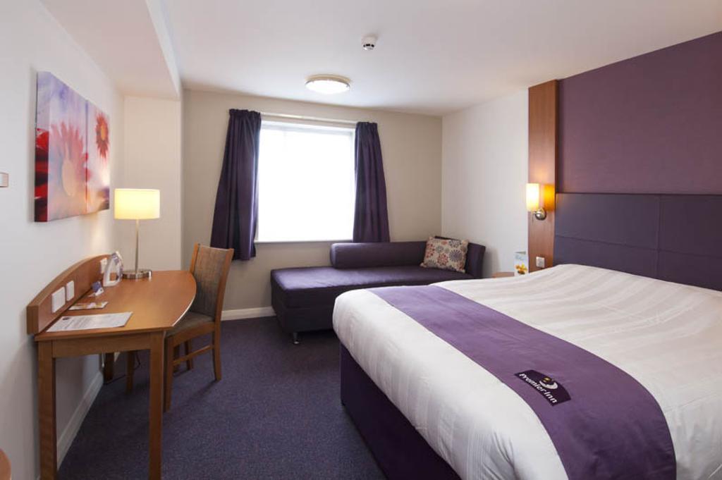 Premier Inn Exeter Central St. Davids Стая снимка