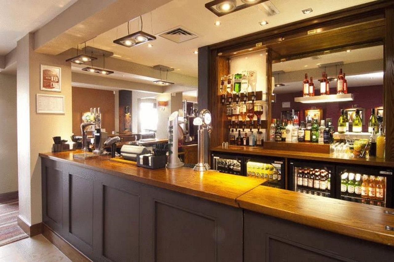 Premier Inn Exeter Central St. Davids Екстериор снимка